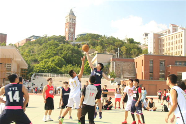 在校系队同校友比赛.jpg